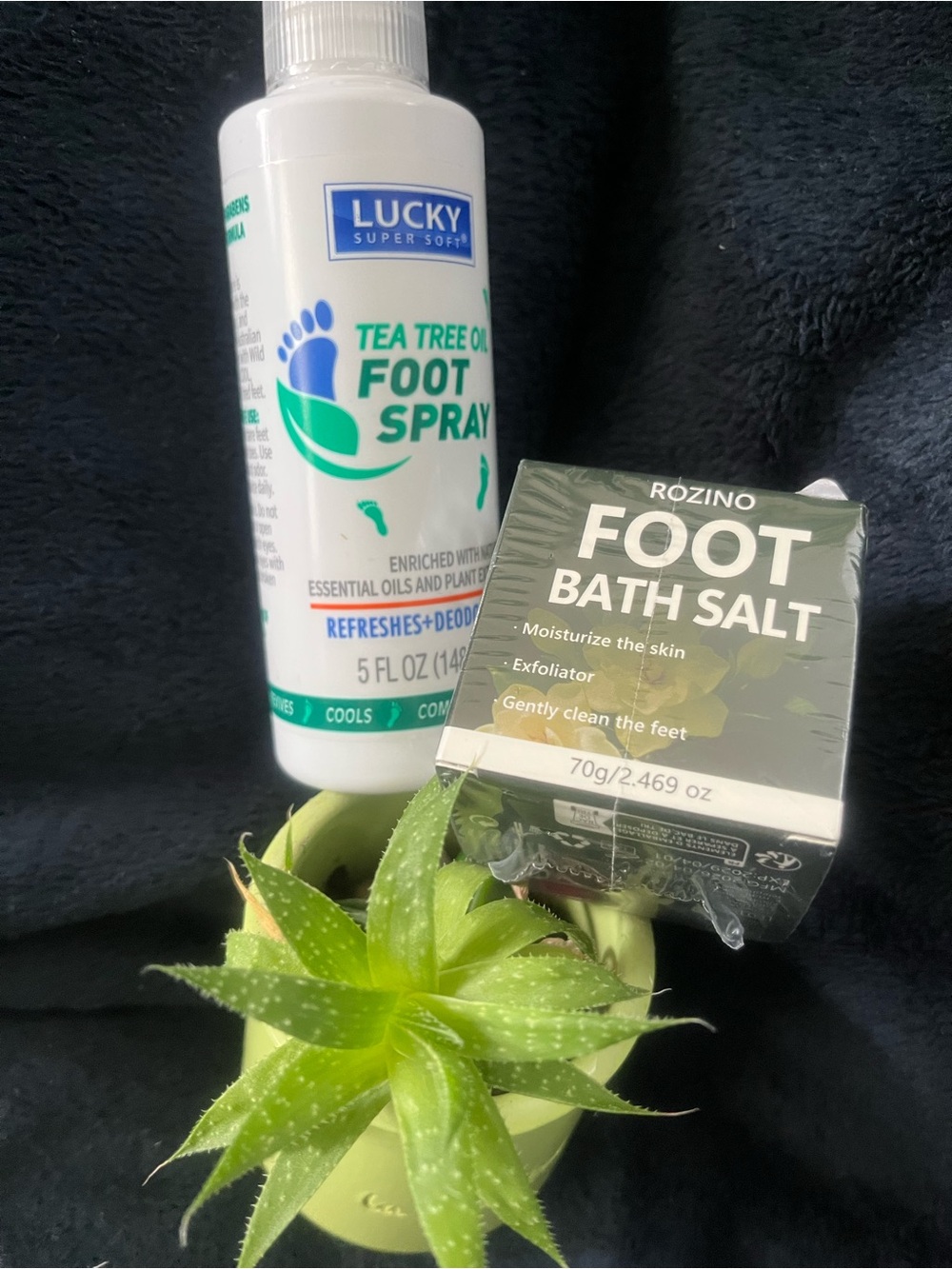 NIP !2-FER! Tea Tree Oil Foot Spray and Foot bath salt. 💚💚💙💙